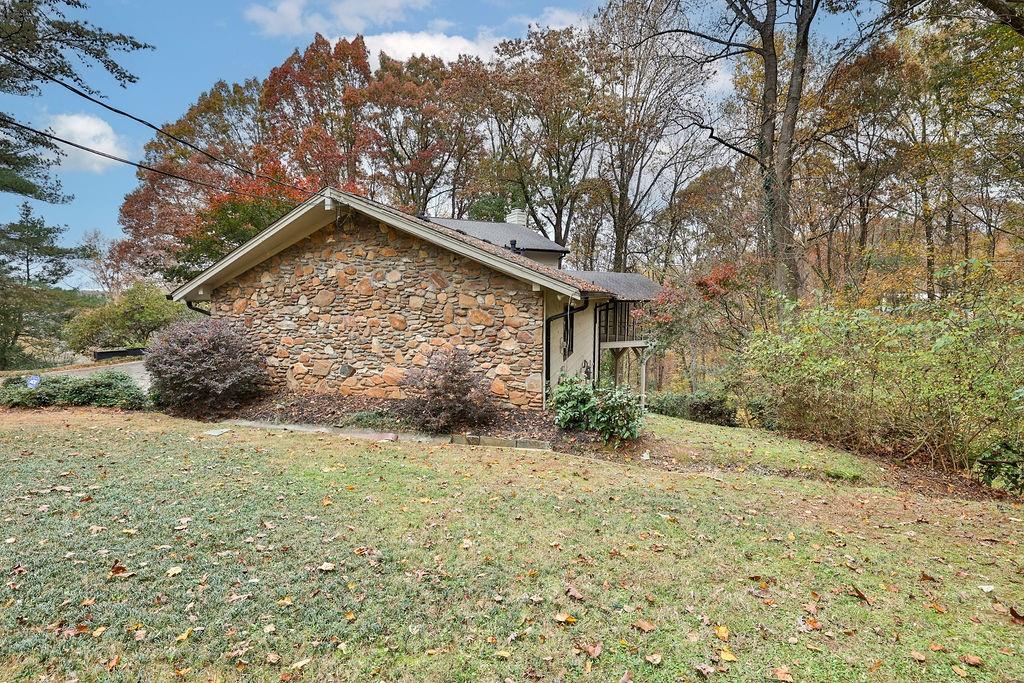 120 HUNTCLIFF Point, Sandy Springs, Georgia 30350, 5 Bedrooms Bedrooms, ,4 BathroomsBathrooms,Residential,Sold,120 HUNTCLIFF Point,7303103