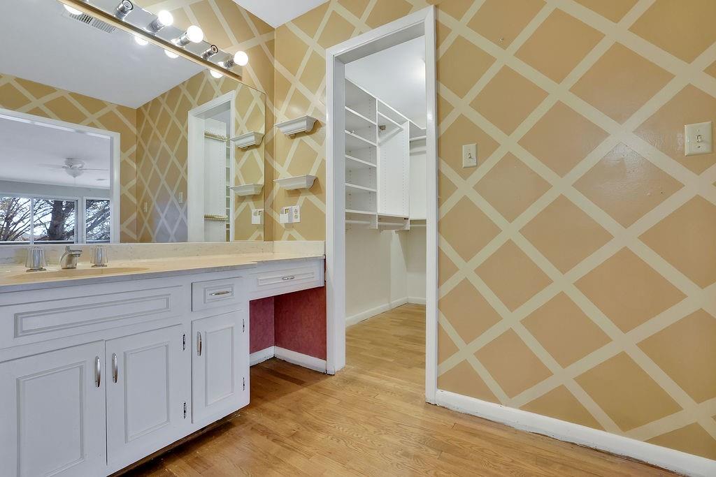 120 HUNTCLIFF Point, Sandy Springs, Georgia 30350, 5 Bedrooms Bedrooms, ,4 BathroomsBathrooms,Residential,Sold,120 HUNTCLIFF Point,7303103