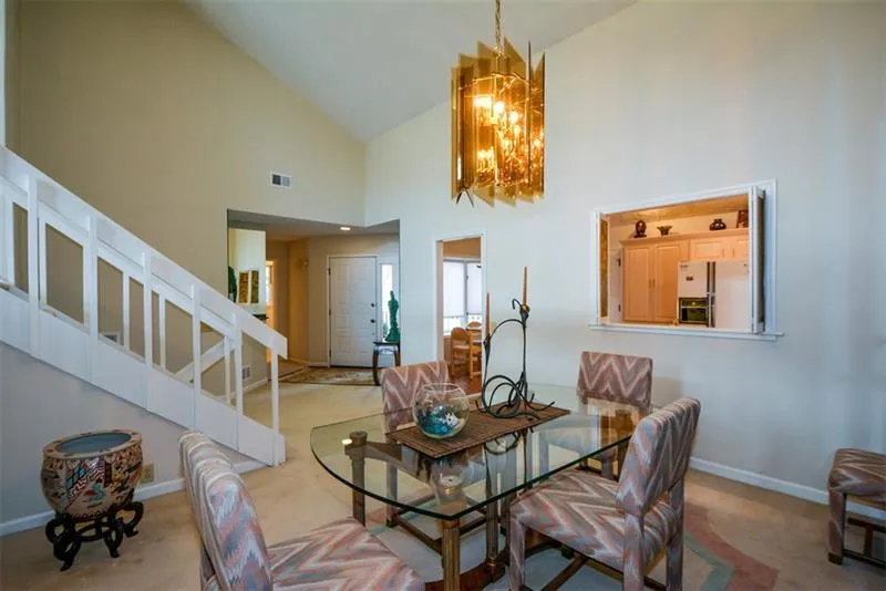98 Dunwoody Springs Drive, Sandy Springs, Georgia 30328, 3 Bedrooms Bedrooms, ,2 BathroomsBathrooms,Residential,Sold,98 Dunwoody Springs Drive,6647542