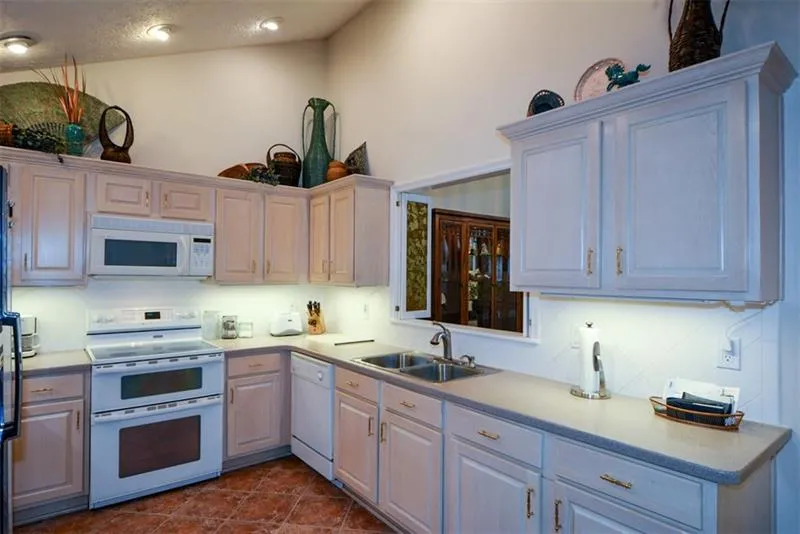 98 Dunwoody Springs Drive, Sandy Springs, Georgia 30328, 3 Bedrooms Bedrooms, ,2 BathroomsBathrooms,Residential,Sold,98 Dunwoody Springs Drive,6647542