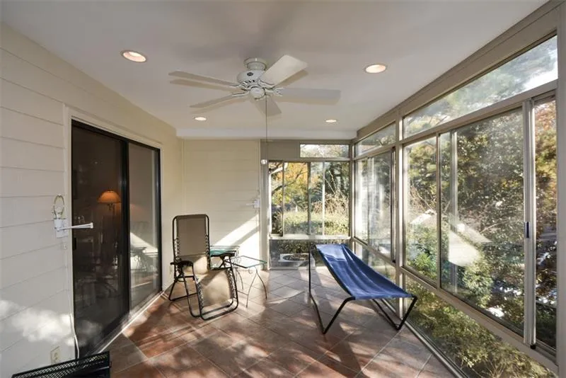 98 Dunwoody Springs Drive, Sandy Springs, Georgia 30328, 3 Bedrooms Bedrooms, ,2 BathroomsBathrooms,Residential,Sold,98 Dunwoody Springs Drive,6647542
