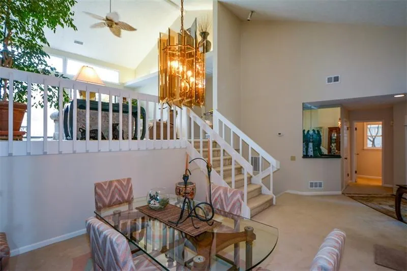 98 Dunwoody Springs Drive, Sandy Springs, Georgia 30328, 3 Bedrooms Bedrooms, ,2 BathroomsBathrooms,Residential,Sold,98 Dunwoody Springs Drive,6647542