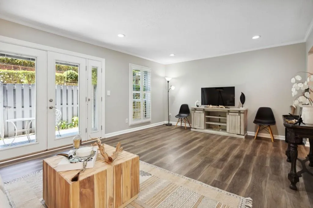 6851 Roswell Road Unit F-3, Sandy Springs, Georgia 30328, 2 Bedrooms Bedrooms, ,2 BathroomsBathrooms,Residential,Sold,6851 Roswell Road Unit F-3,7205022