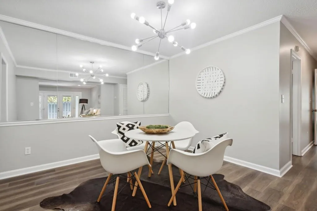 6851 Roswell Road Unit F-3, Sandy Springs, Georgia 30328, 2 Bedrooms Bedrooms, ,2 BathroomsBathrooms,Residential,Sold,6851 Roswell Road Unit F-3,7205022