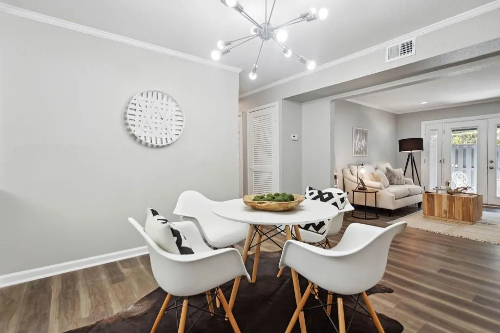 6851 Roswell Road Unit F-3, Sandy Springs, Georgia 30328, 2 Bedrooms Bedrooms, ,2 BathroomsBathrooms,Residential,Sold,6851 Roswell Road Unit F-3,7205022
