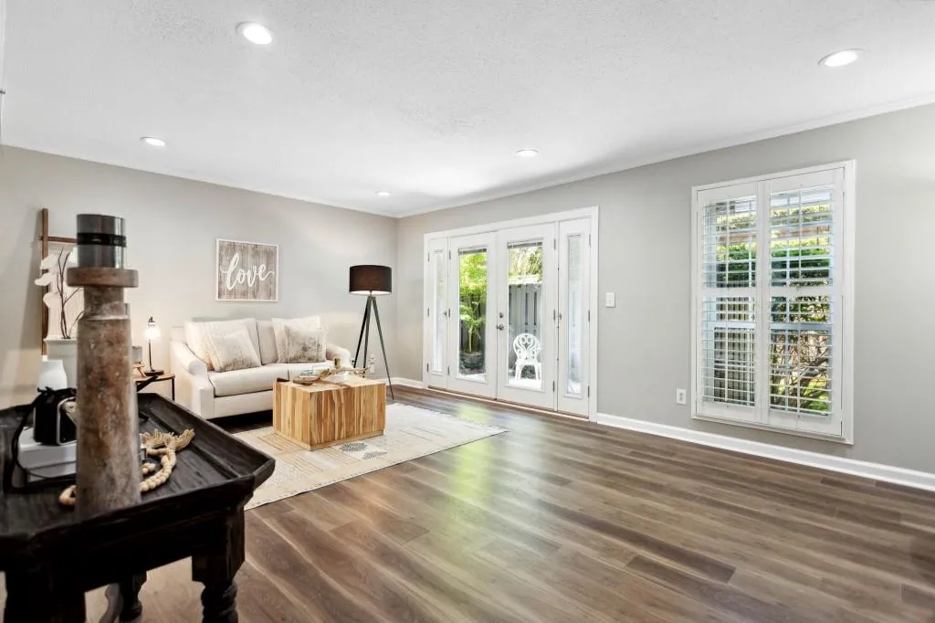 6851 Roswell Road Unit F-3, Sandy Springs, Georgia 30328, 2 Bedrooms Bedrooms, ,2 BathroomsBathrooms,Residential,Sold,6851 Roswell Road Unit F-3,7205022