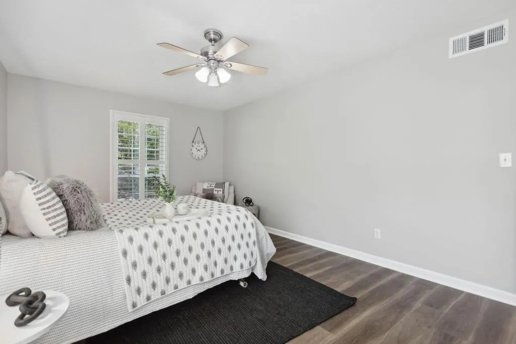 6851 Roswell Road Unit F-3, Sandy Springs, Georgia 30328, 2 Bedrooms Bedrooms, ,2 BathroomsBathrooms,Residential,Sold,6851 Roswell Road Unit F-3,7205022