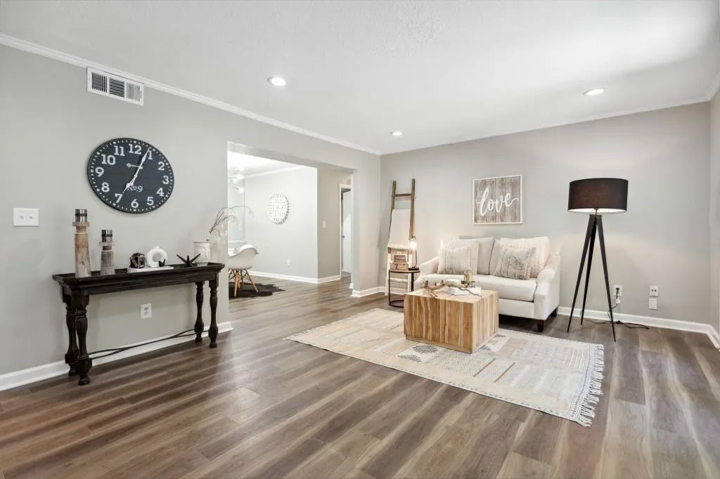 6851 Roswell Road Unit F-3, Sandy Springs, Georgia 30328, 2 Bedrooms Bedrooms, ,2 BathroomsBathrooms,Residential,Sold,6851 Roswell Road Unit F-3,7205022