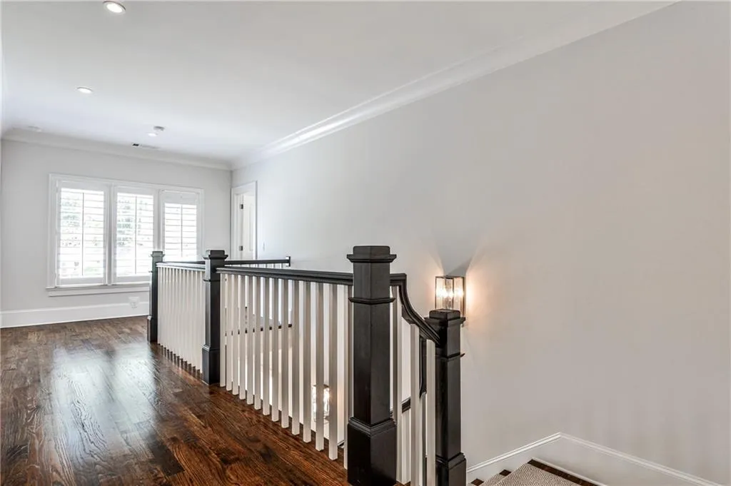 156 Lake Forrest Lane Ne, Atlanta, Georgia 30342, 6 Bedrooms Bedrooms, ,7 BathroomsBathrooms,Residential,For Sale,156 Lake Forrest Lane Ne,7633360