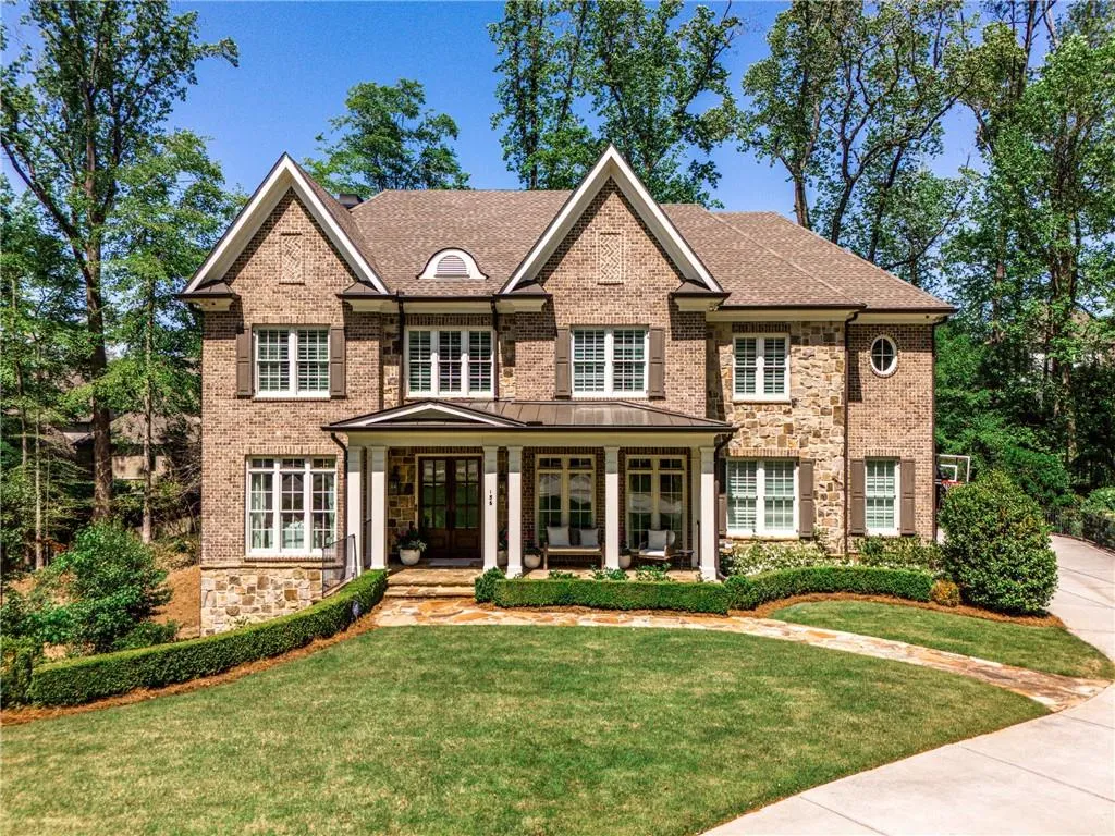 156 Lake Forrest Lane Ne, Atlanta, Georgia 30342, 6 Bedrooms Bedrooms, ,7 BathroomsBathrooms,Residential,For Sale,156 Lake Forrest Lane Ne,7633360