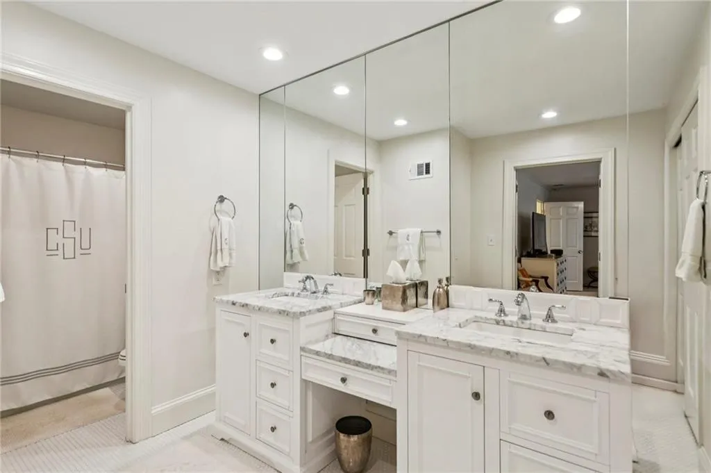 650 Moores Mill Road Nw Unit 23, Atlanta, Georgia 30327, 4 Bedrooms Bedrooms, ,3 BathroomsBathrooms,Residential,For Sale,650 Moores Mill Road Nw Unit 23,7661960