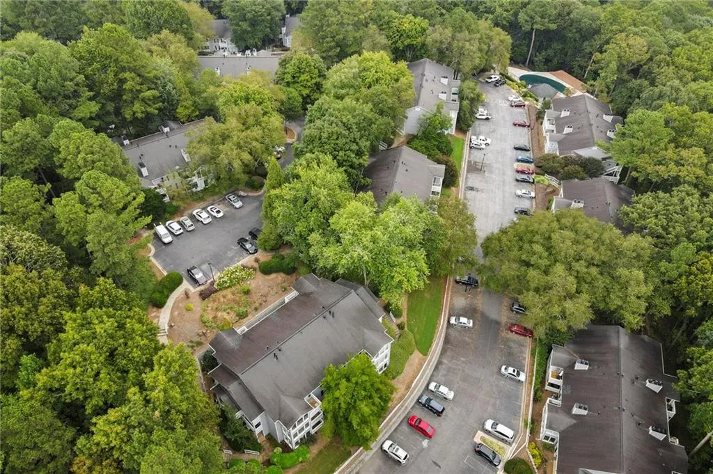 1306 Natchez Trace, Sandy Springs, Georgia 30350, 2 Bedrooms Bedrooms, ,1 BathroomBathrooms,Residential,Sold,1306 Natchez Trace,6945289