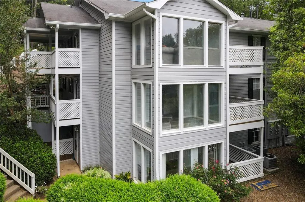 1306 Natchez Trace, Sandy Springs, Georgia 30350, 2 Bedrooms Bedrooms, ,1 BathroomBathrooms,Residential,Sold,1306 Natchez Trace,6945289