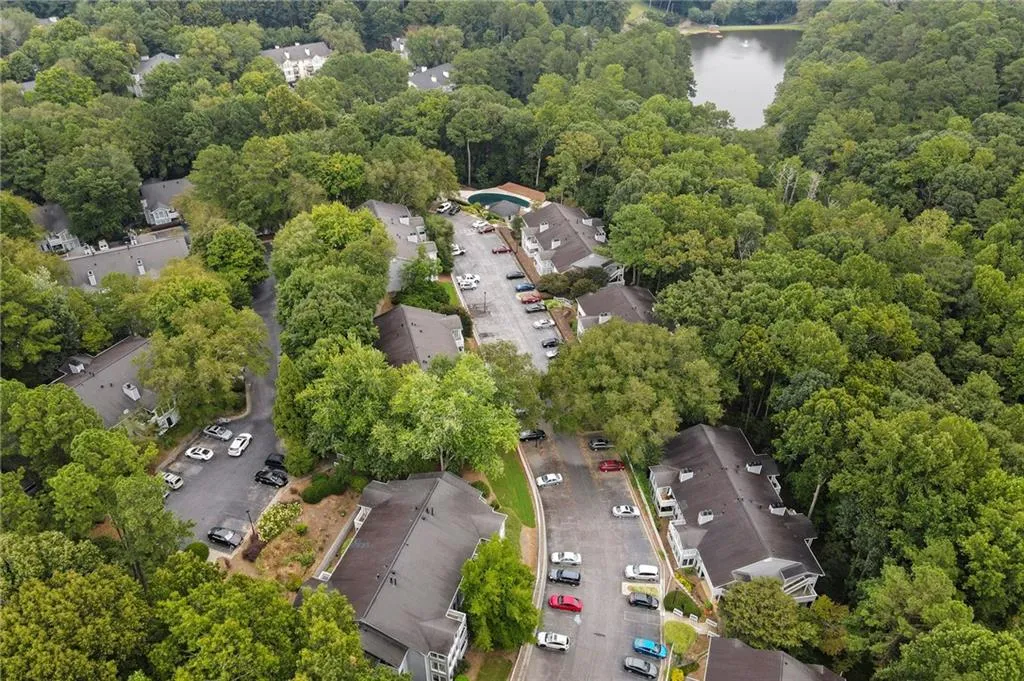 1306 Natchez Trace, Sandy Springs, Georgia 30350, 2 Bedrooms Bedrooms, ,1 BathroomBathrooms,Residential,Sold,1306 Natchez Trace,6945289