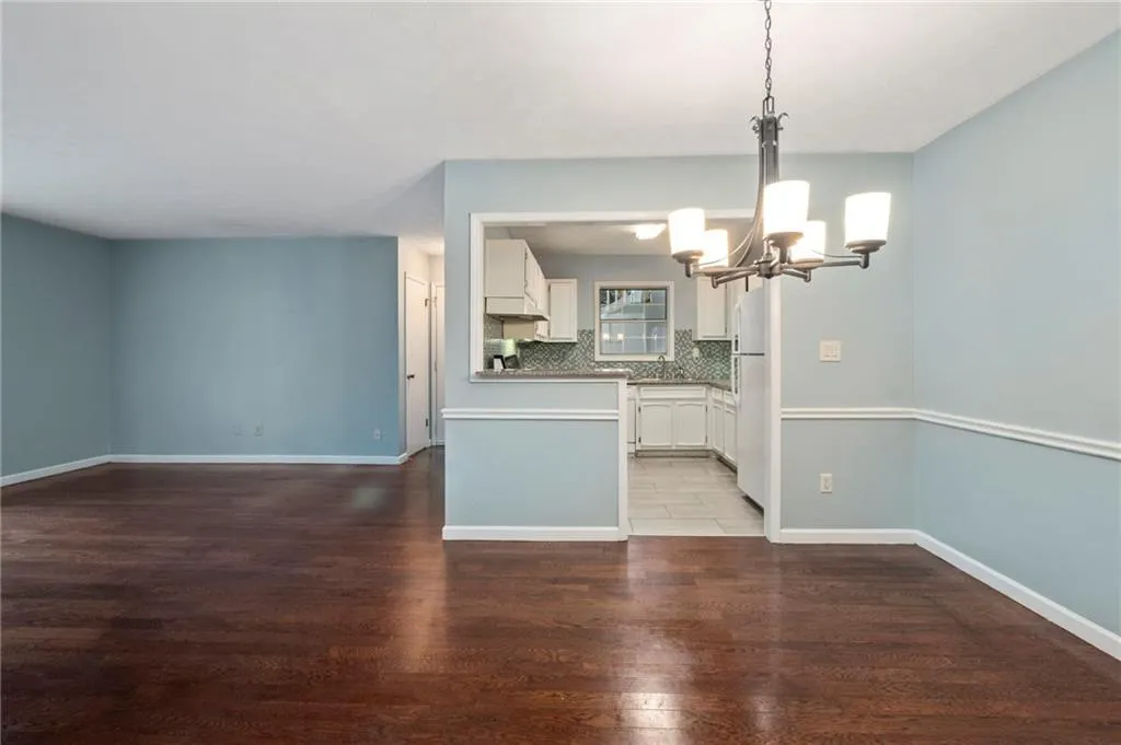1306 Natchez Trace, Sandy Springs, Georgia 30350, 2 Bedrooms Bedrooms, ,1 BathroomBathrooms,Residential,Sold,1306 Natchez Trace,6945289