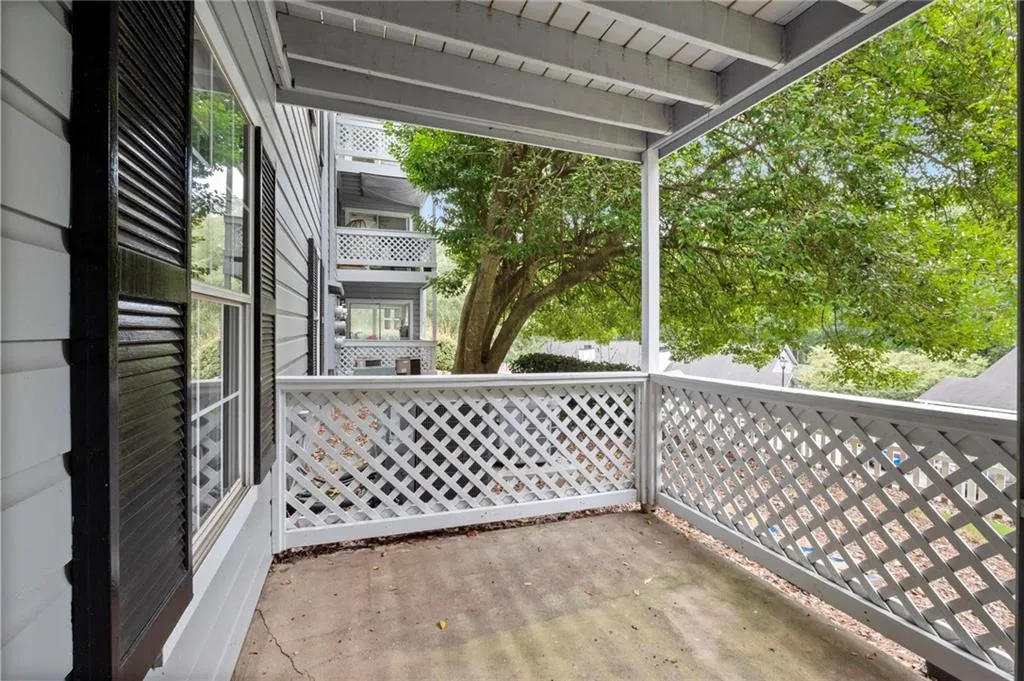 1306 Natchez Trace, Sandy Springs, Georgia 30350, 2 Bedrooms Bedrooms, ,1 BathroomBathrooms,Residential,Sold,1306 Natchez Trace,6945289