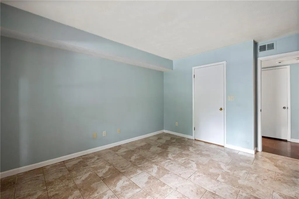 1306 Natchez Trace, Sandy Springs, Georgia 30350, 2 Bedrooms Bedrooms, ,1 BathroomBathrooms,Residential,Sold,1306 Natchez Trace,6945289