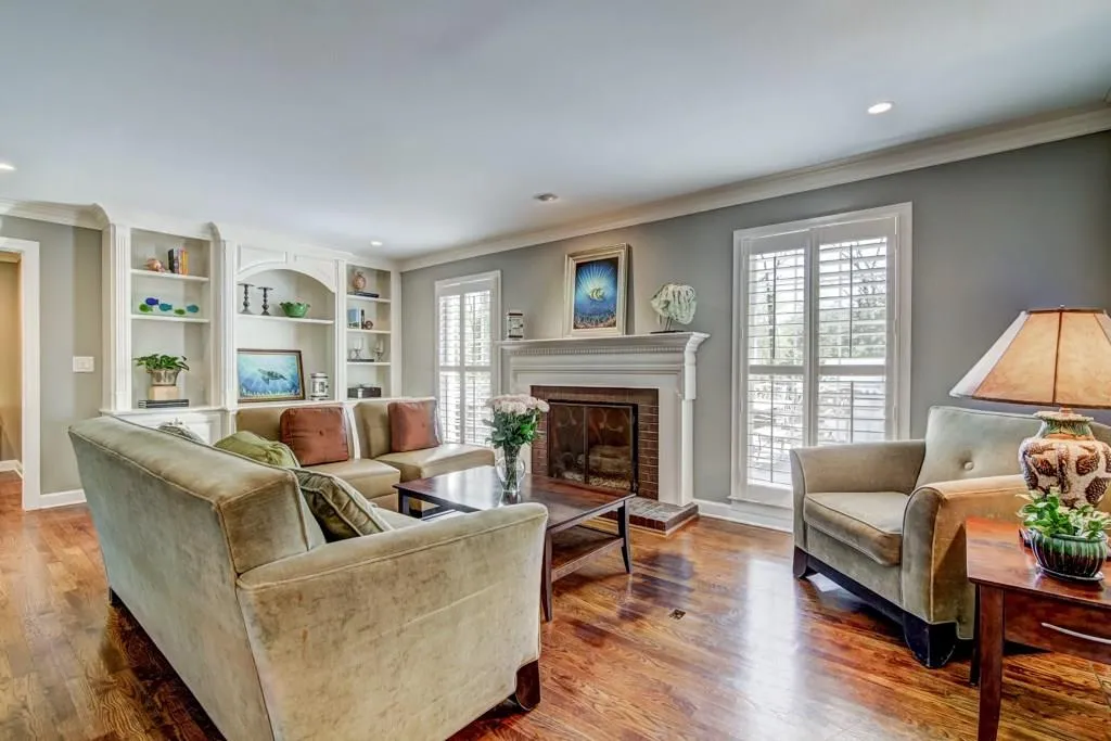 390 Riverhill Drive, Sandy Springs, Georgia 30328, 6 Bedrooms Bedrooms, ,4 BathroomsBathrooms,Residential,Sold,390 Riverhill Drive,5992670