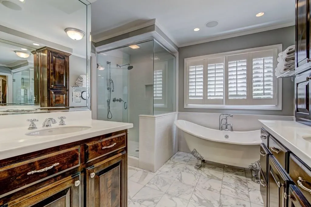 390 Riverhill Drive, Sandy Springs, Georgia 30328, 6 Bedrooms Bedrooms, ,4 BathroomsBathrooms,Residential,Sold,390 Riverhill Drive,5992670