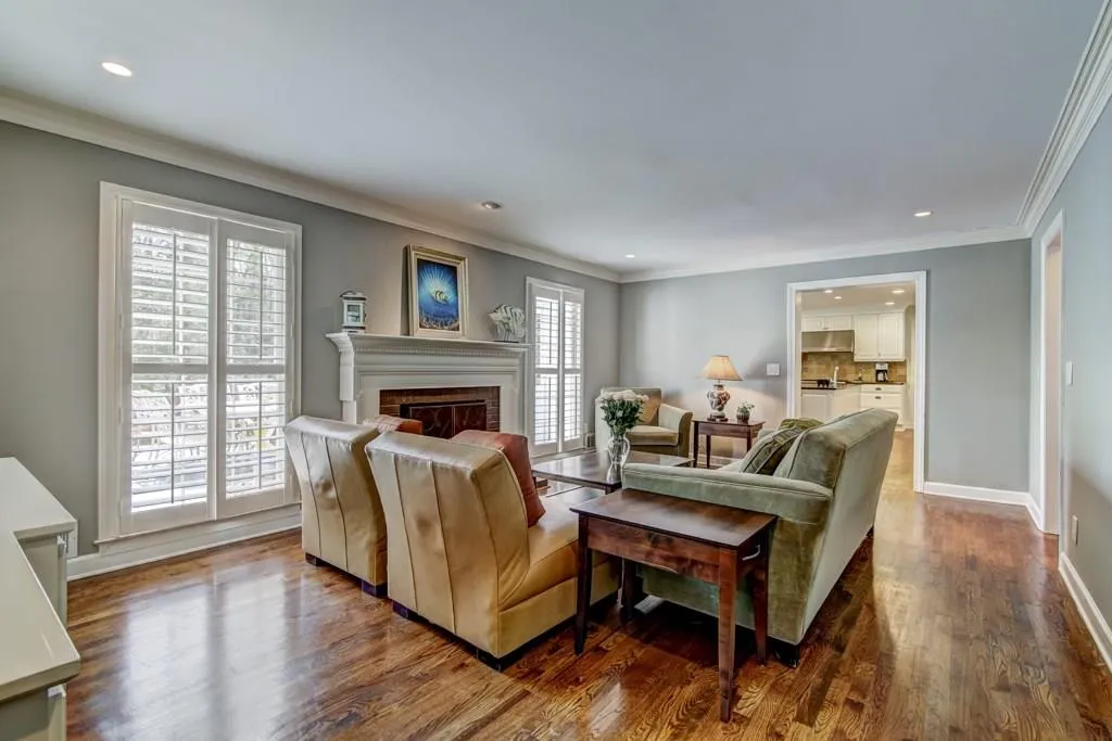 390 Riverhill Drive, Sandy Springs, Georgia 30328, 6 Bedrooms Bedrooms, ,4 BathroomsBathrooms,Residential,Sold,390 Riverhill Drive,5992670