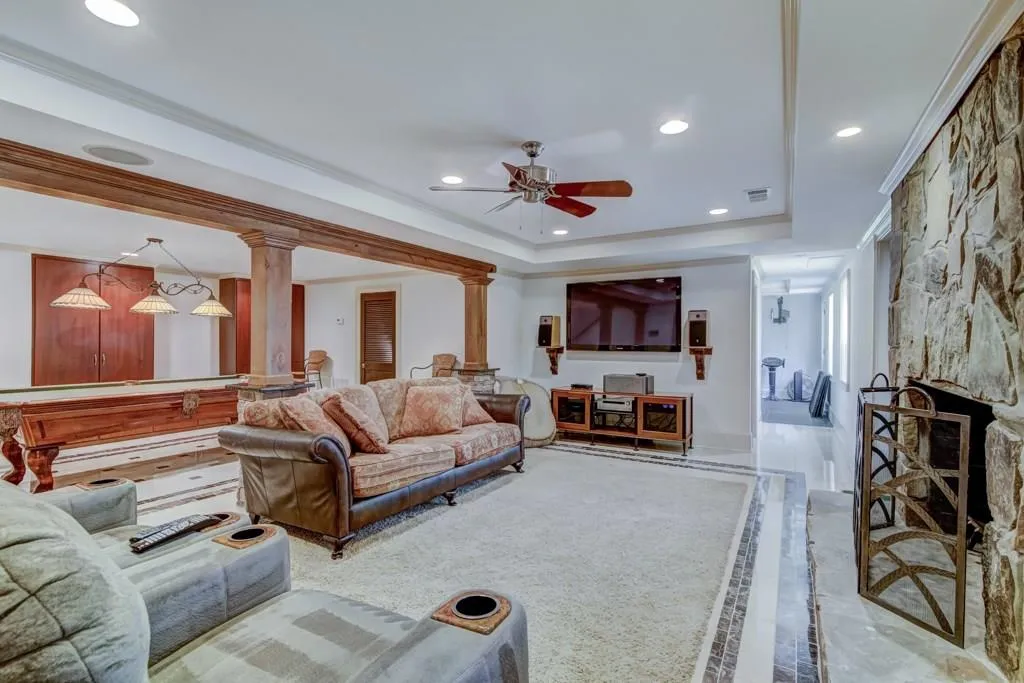 390 Riverhill Drive, Sandy Springs, Georgia 30328, 6 Bedrooms Bedrooms, ,4 BathroomsBathrooms,Residential,Sold,390 Riverhill Drive,5992670