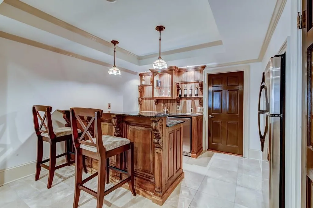 390 Riverhill Drive, Sandy Springs, Georgia 30328, 6 Bedrooms Bedrooms, ,4 BathroomsBathrooms,Residential,Sold,390 Riverhill Drive,5992670