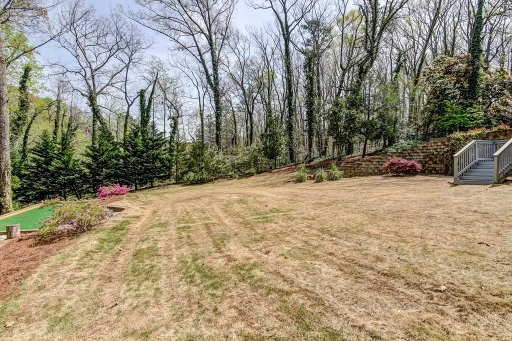 390 Riverhill Drive, Sandy Springs, Georgia 30328, 6 Bedrooms Bedrooms, ,4 BathroomsBathrooms,Residential,Sold,390 Riverhill Drive,5992670