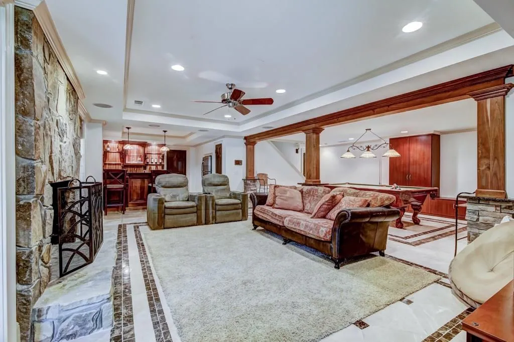 390 Riverhill Drive, Sandy Springs, Georgia 30328, 6 Bedrooms Bedrooms, ,4 BathroomsBathrooms,Residential,Sold,390 Riverhill Drive,5992670