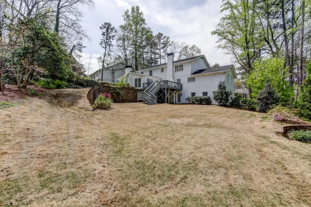 390 Riverhill Drive, Sandy Springs, Georgia 30328, 6 Bedrooms Bedrooms, ,4 BathroomsBathrooms,Residential,Sold,390 Riverhill Drive,5992670