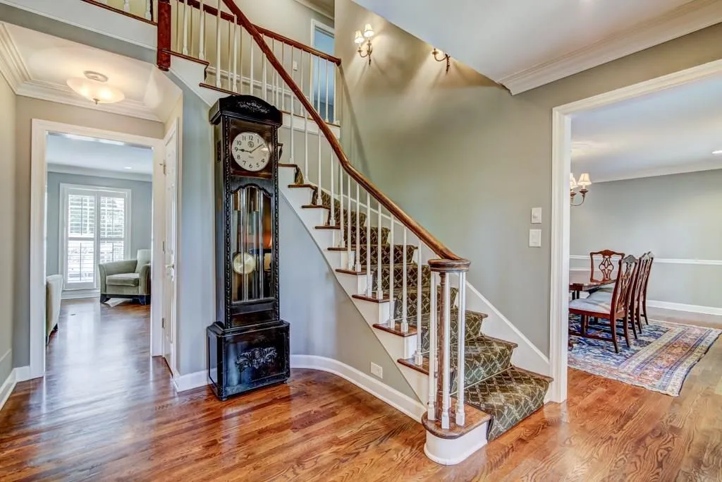 390 Riverhill Drive, Sandy Springs, Georgia 30328, 6 Bedrooms Bedrooms, ,4 BathroomsBathrooms,Residential,Sold,390 Riverhill Drive,5992670