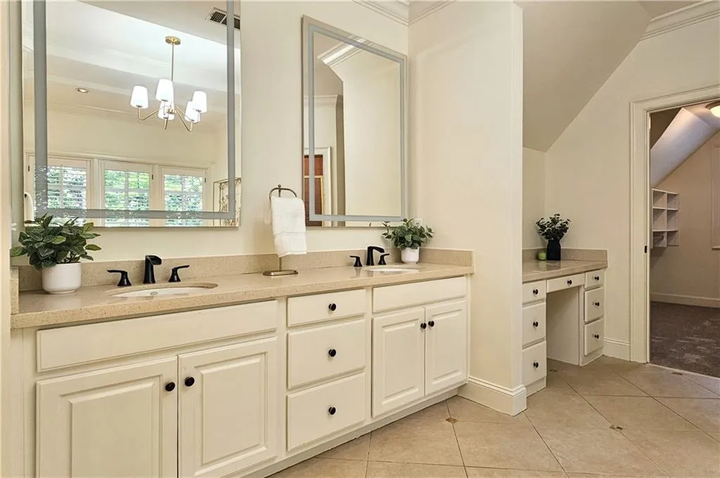 1632 Brookhaven Close Ne, Brookhaven, Georgia 30319, 6 Bedrooms Bedrooms, ,5 BathroomsBathrooms,Residential,For Sale,1632 Brookhaven Close Ne,7569652