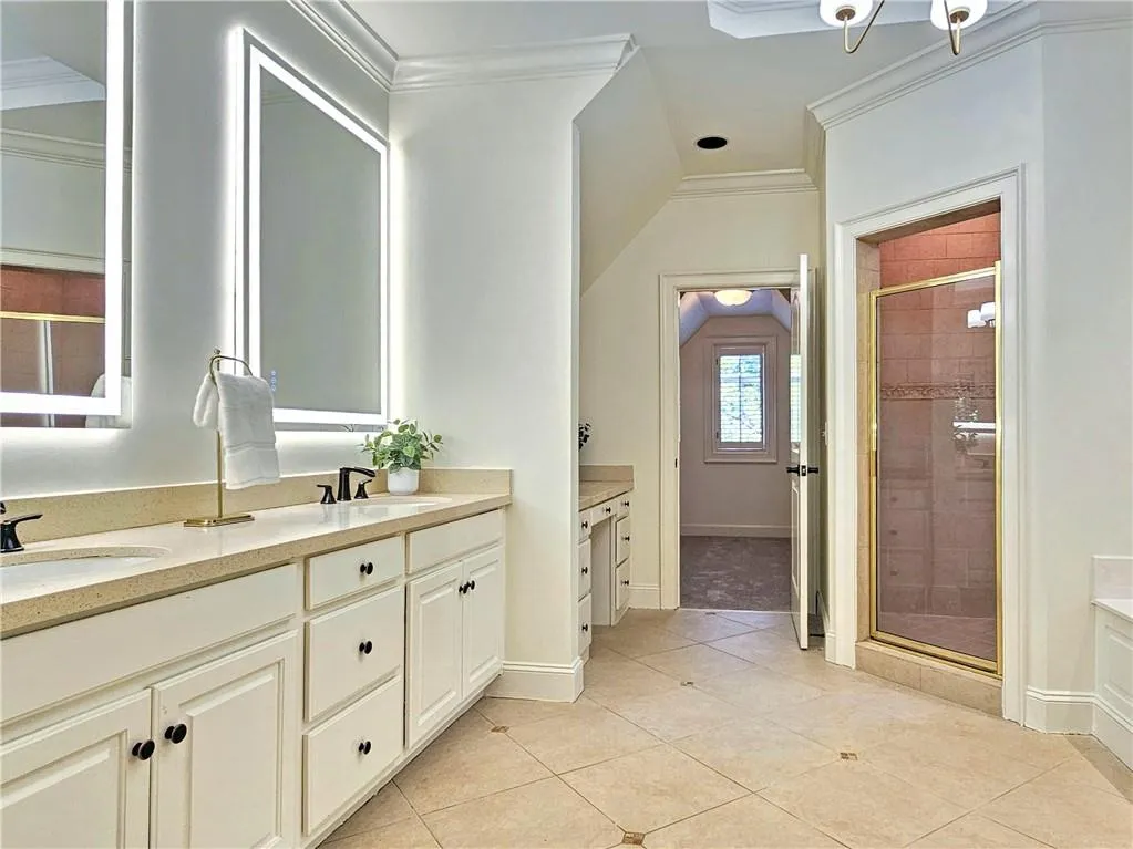 1632 Brookhaven Close Ne, Brookhaven, Georgia 30319, 6 Bedrooms Bedrooms, ,5 BathroomsBathrooms,Residential,For Sale,1632 Brookhaven Close Ne,7569652