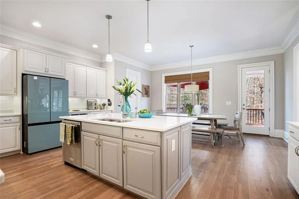 6304 Long Island Drive, Sandy Springs, Georgia 30328, 6 Bedrooms Bedrooms, ,6 BathroomsBathrooms,Residential,Sold,6304 Long Island Drive,7523445