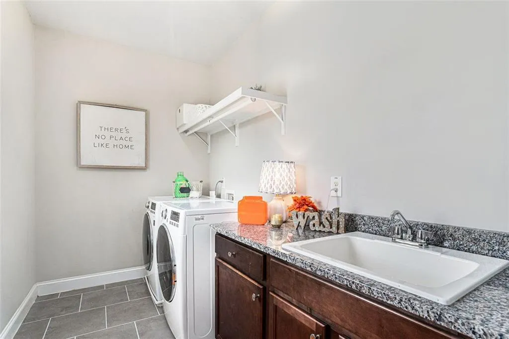 6304 Long Island Drive, Sandy Springs, Georgia 30328, 6 Bedrooms Bedrooms, ,6 BathroomsBathrooms,Residential,Sold,6304 Long Island Drive,7523445