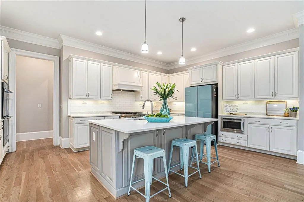 6304 Long Island Drive, Sandy Springs, Georgia 30328, 6 Bedrooms Bedrooms, ,6 BathroomsBathrooms,Residential,Sold,6304 Long Island Drive,7523445