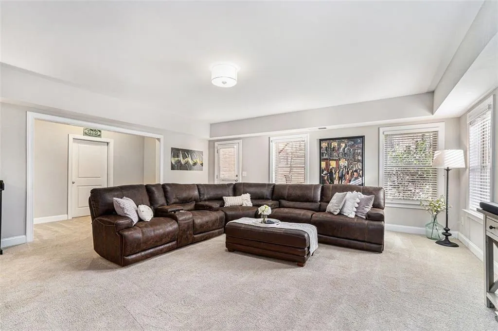 6304 Long Island Drive, Sandy Springs, Georgia 30328, 6 Bedrooms Bedrooms, ,6 BathroomsBathrooms,Residential,Sold,6304 Long Island Drive,7523445