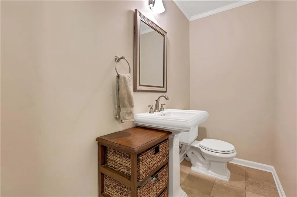 7255 Thornhill Lane, Atlanta, Georgia 30328, 4 Bedrooms Bedrooms, ,2 BathroomsBathrooms,Residential,Sold,7255 Thornhill Lane,7023485