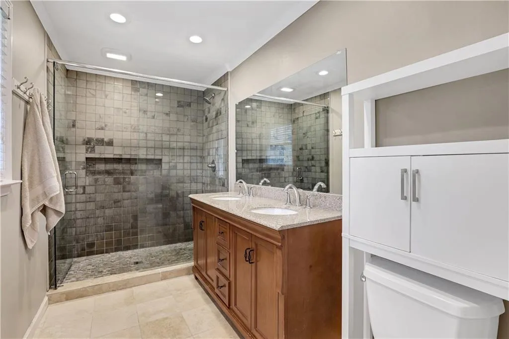 7255 Thornhill Lane, Atlanta, Georgia 30328, 4 Bedrooms Bedrooms, ,2 BathroomsBathrooms,Residential,Sold,7255 Thornhill Lane,7023485