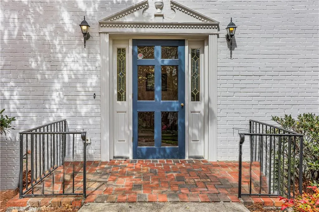 7255 Thornhill Lane, Atlanta, Georgia 30328, 4 Bedrooms Bedrooms, ,2 BathroomsBathrooms,Residential,Sold,7255 Thornhill Lane,7023485