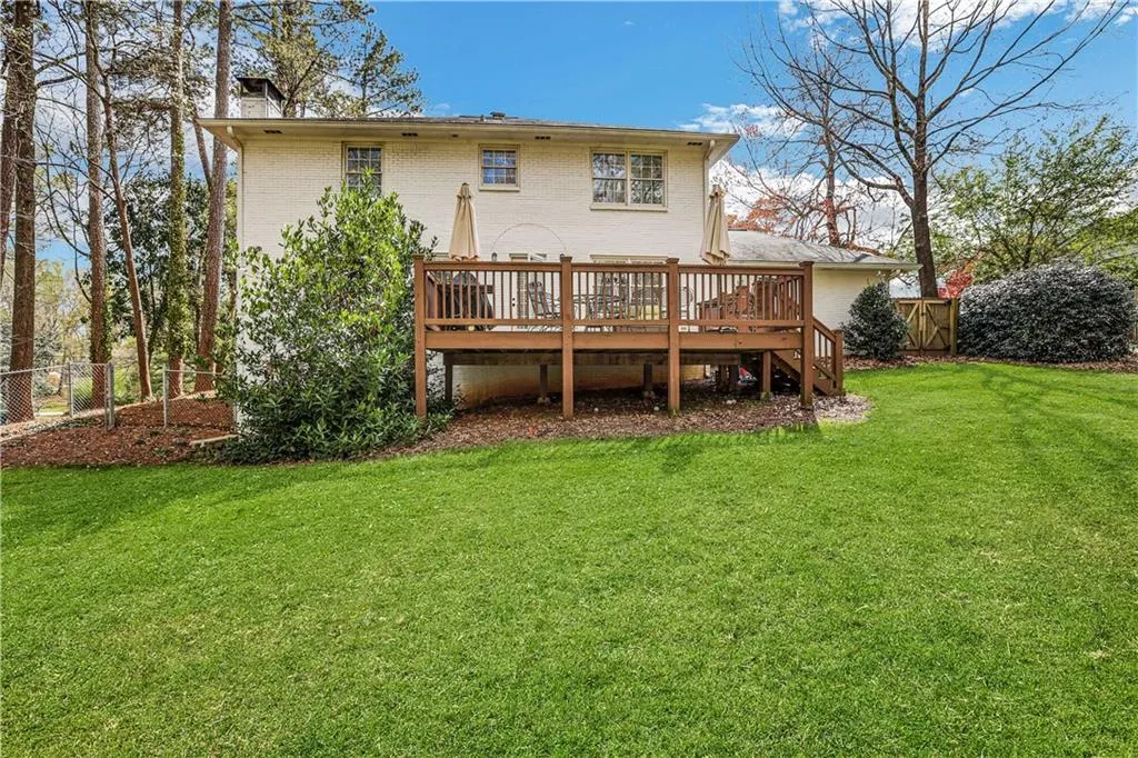 7255 Thornhill Lane, Atlanta, Georgia 30328, 4 Bedrooms Bedrooms, ,2 BathroomsBathrooms,Residential,Sold,7255 Thornhill Lane,7023485