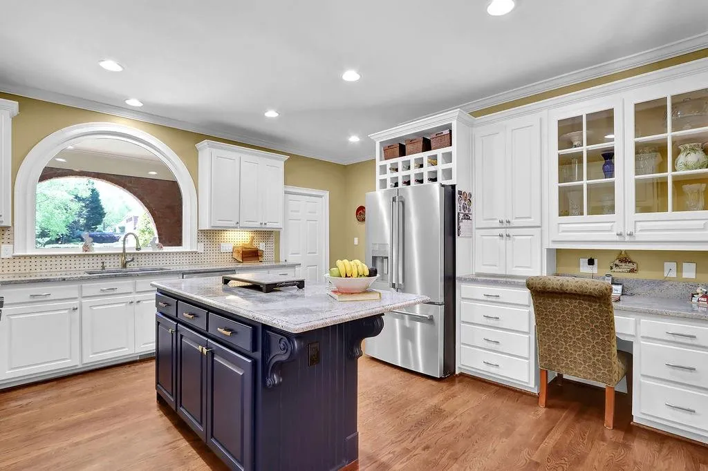 230 Summerhouse Lane, Sandy Springs, Georgia 30350, 5 Bedrooms Bedrooms, ,5 BathroomsBathrooms,Residential,Sold,230 Summerhouse Lane,7037158