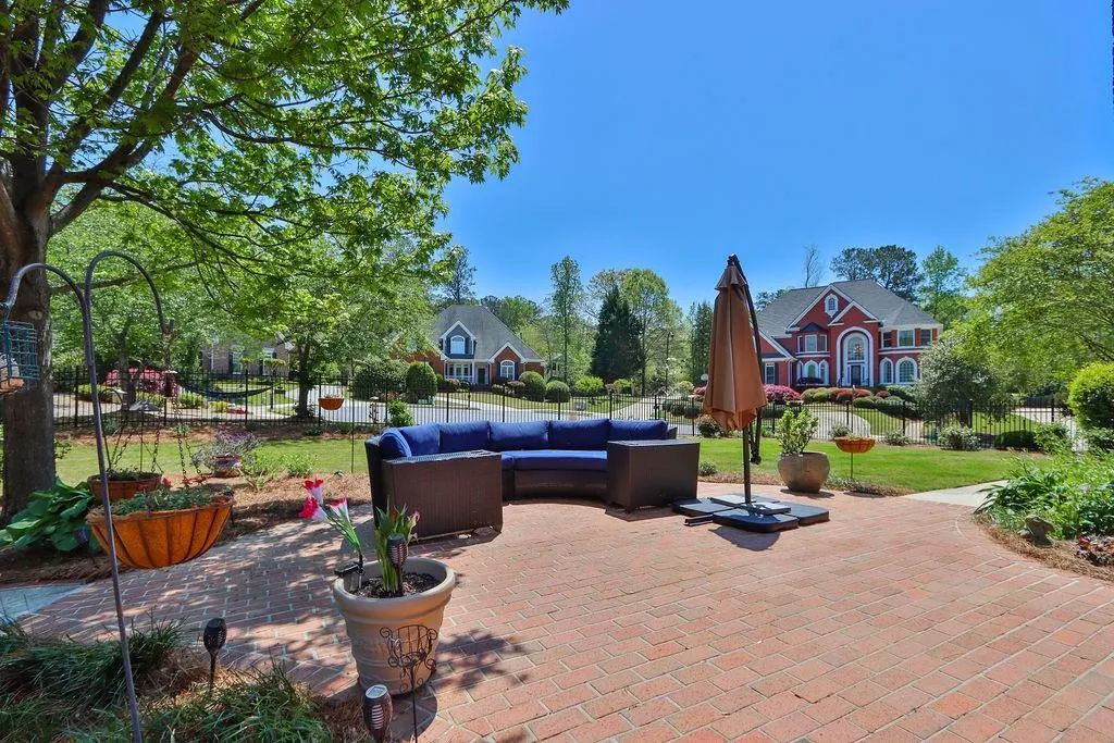 230 Summerhouse Lane, Sandy Springs, Georgia 30350, 5 Bedrooms Bedrooms, ,5 BathroomsBathrooms,Residential,Sold,230 Summerhouse Lane,7037158
