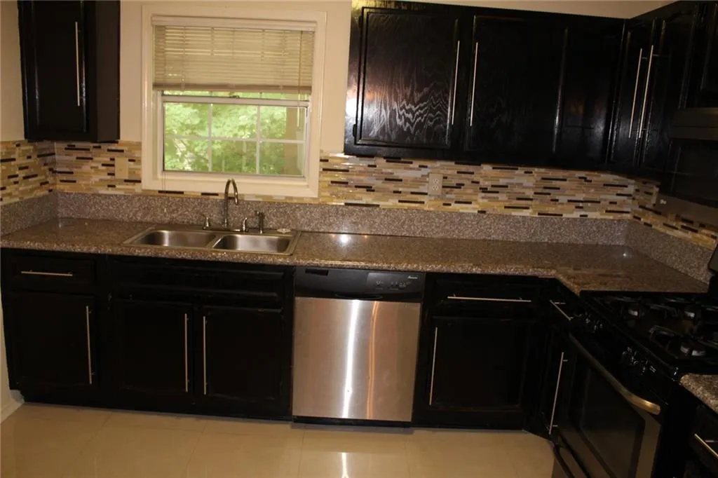 804 Vicksburg Place, Sandy Springs, Georgia 30350, 3 Bedrooms Bedrooms, ,2 BathroomsBathrooms,Residential,Sold,804 Vicksburg Place,6705365