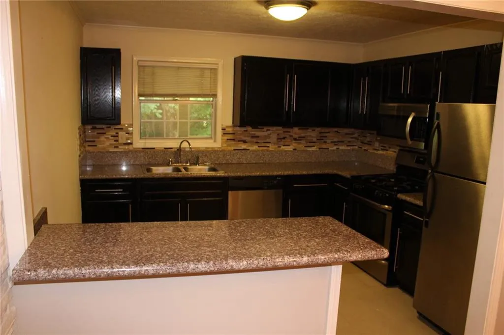 804 Vicksburg Place, Sandy Springs, Georgia 30350, 3 Bedrooms Bedrooms, ,2 BathroomsBathrooms,Residential,Sold,804 Vicksburg Place,6705365