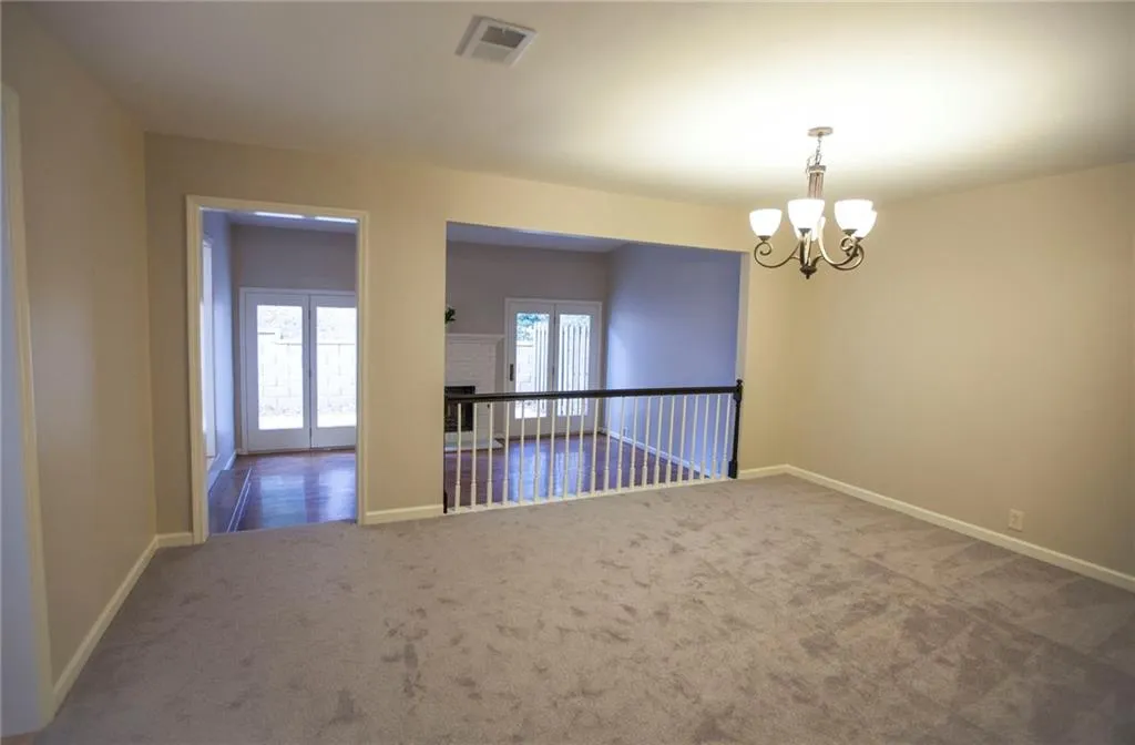 402 Dunwoody Chace, Sandy Springs, Georgia 30328, 3 Bedrooms Bedrooms, ,2 BathroomsBathrooms,Residential,Sold,402 Dunwoody Chace,5767619