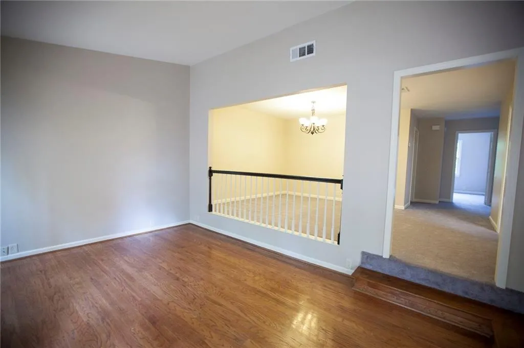 402 Dunwoody Chace, Sandy Springs, Georgia 30328, 3 Bedrooms Bedrooms, ,2 BathroomsBathrooms,Residential,Sold,402 Dunwoody Chace,5767619