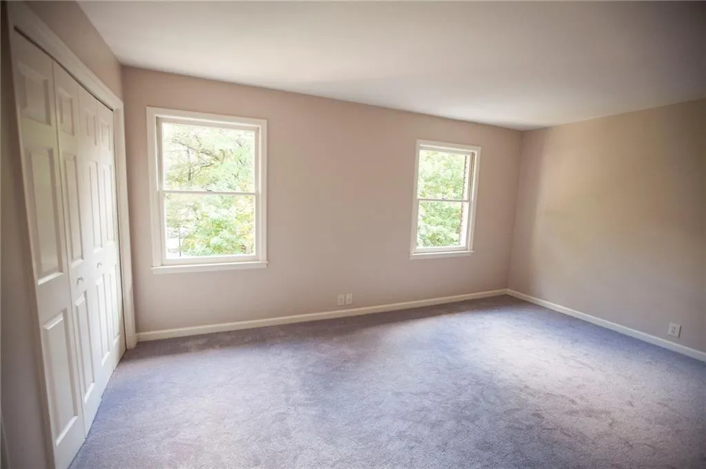 402 Dunwoody Chace, Sandy Springs, Georgia 30328, 3 Bedrooms Bedrooms, ,2 BathroomsBathrooms,Residential,Sold,402 Dunwoody Chace,5767619