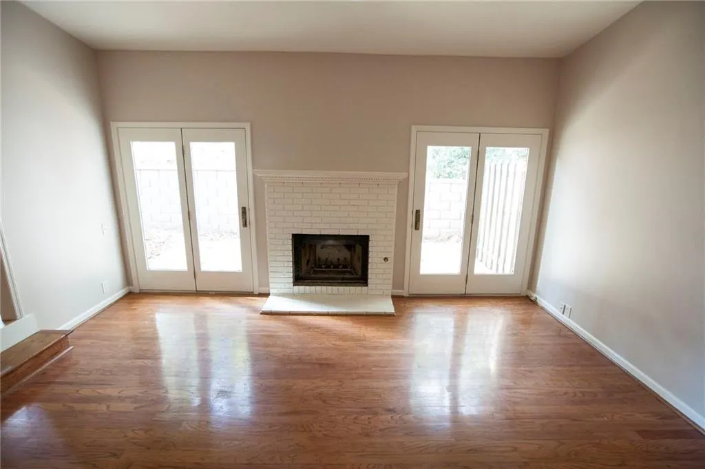 402 Dunwoody Chace, Sandy Springs, Georgia 30328, 3 Bedrooms Bedrooms, ,2 BathroomsBathrooms,Residential,Sold,402 Dunwoody Chace,5767619