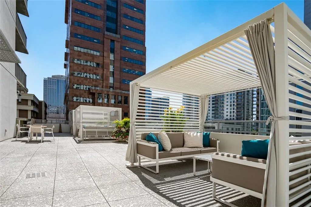 20 10th Street Nw Unit 604, Atlanta, Georgia 30309, 2 Bedrooms Bedrooms, ,2 BathroomsBathrooms,Residential,For Sale,20 10th Street Nw Unit 604,7616390