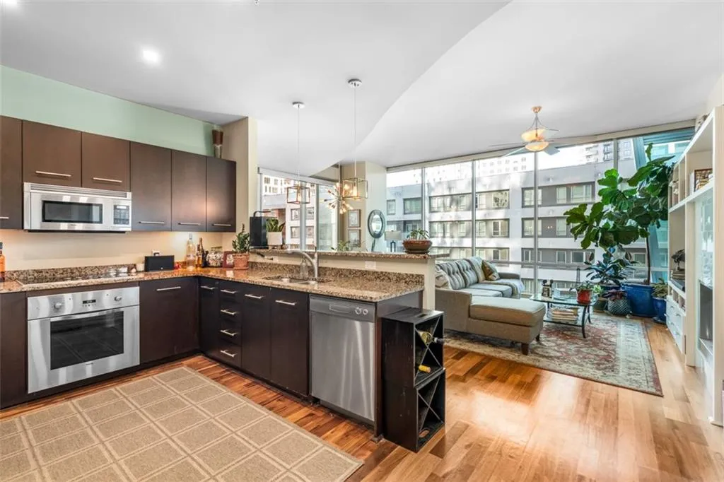 20 10th Street Nw Unit 604, Atlanta, Georgia 30309, 2 Bedrooms Bedrooms, ,2 BathroomsBathrooms,Residential,For Sale,20 10th Street Nw Unit 604,7616390